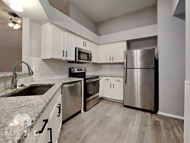 Building Photo - 6006 Ashley Spring