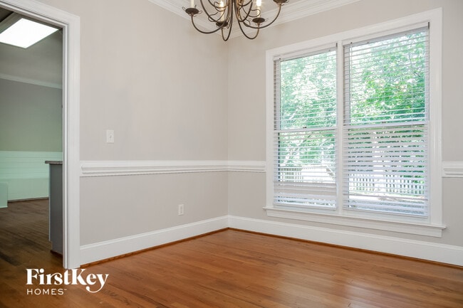 Foto del edificio - 2818 Saintfield Pl