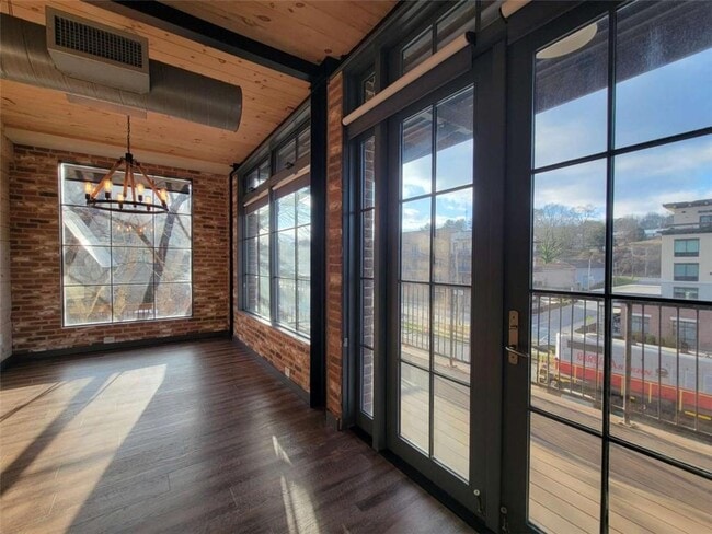 Foto del edificio - 550 E Main St