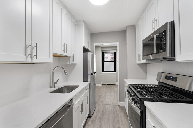 Building Photo - 201 St Pauls Ave