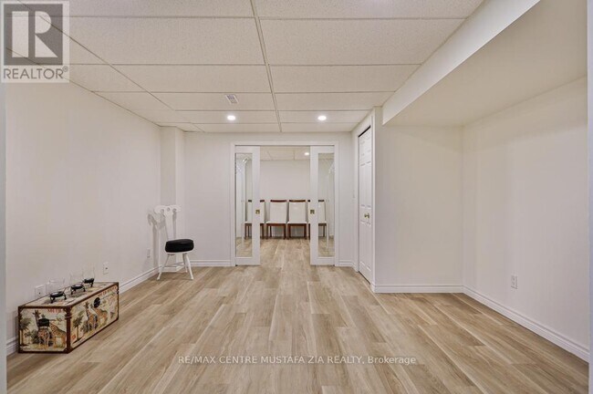 Building Photo - 4326 Mayflower Dr