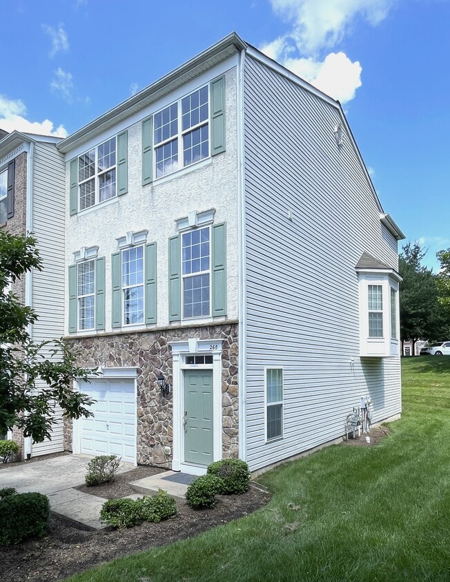 Foto principal - 268 Baxter Dr