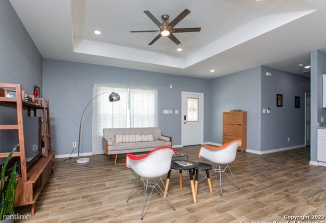 Building Photo - 3 br, 2 bath House - 2755 Woodline Street