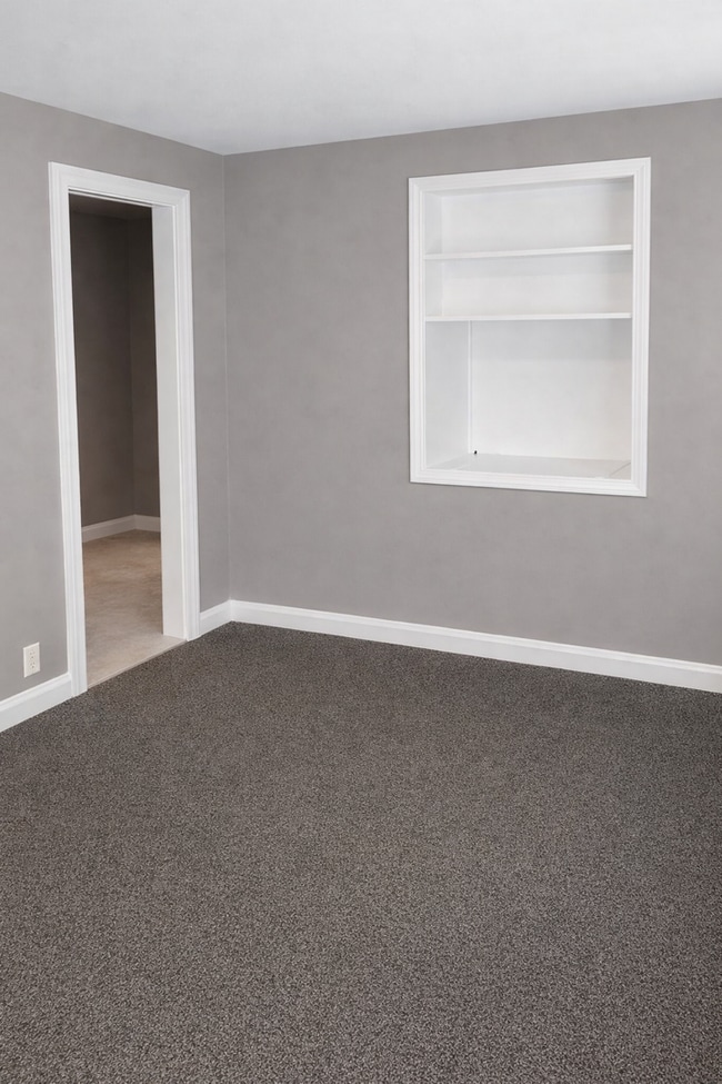 Building Photo - 2 Bedroom Plain Township Ranch for Rent