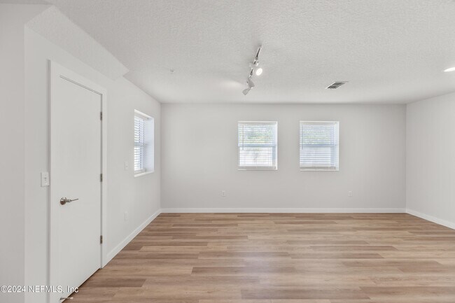 Foto del edificio - 223 19th St N