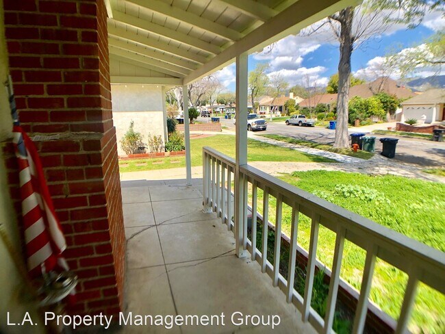 Foto del edificio - 2 br, 1 bath House - 551 N. Brighton Street