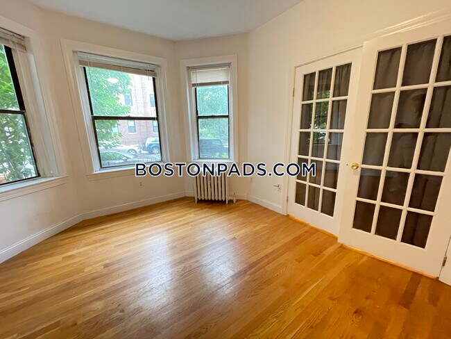 19 Peterborough St Unit 1 photo'