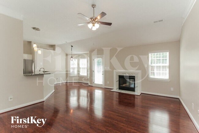 Foto del edificio - 2816 Emerald Meadow Ln