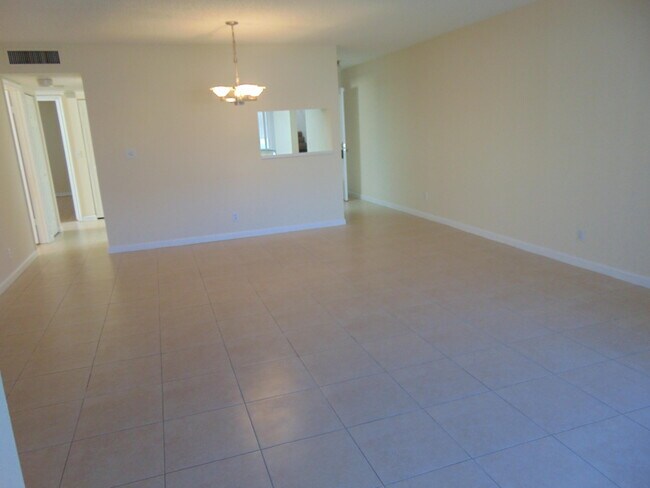 Building Photo - 3186 Via Poinciana