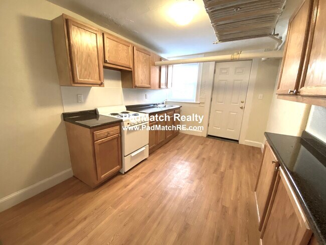 Building Photo - 7 Mount Hood Rd