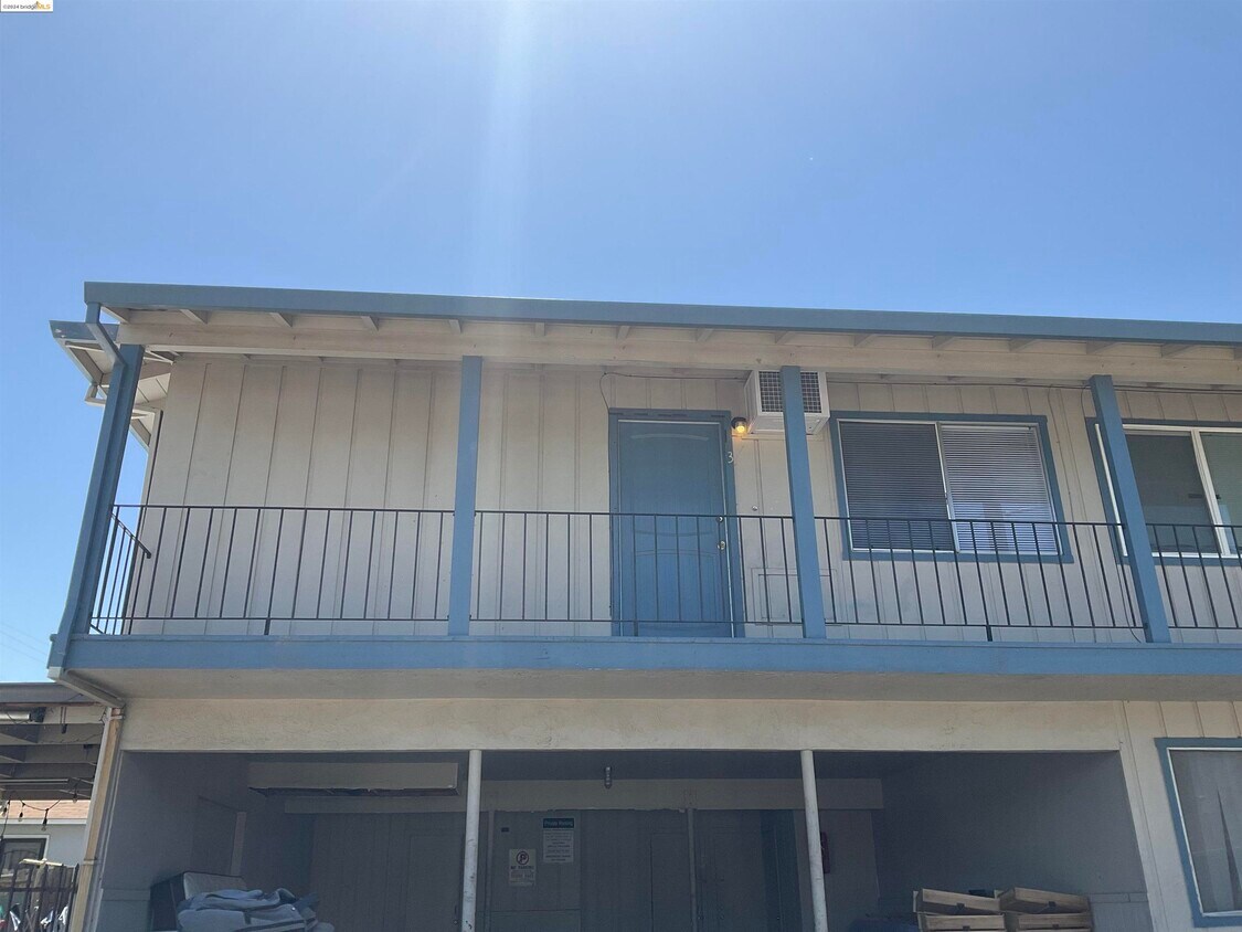 Primary Photo - 234 Crest St
