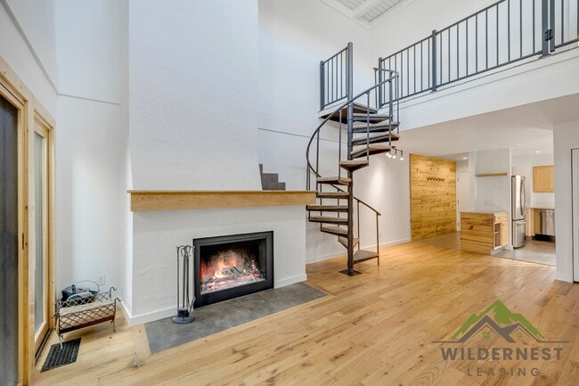 Building Photo - Fully Updated 3 Bedroom/ 3 Bath Peaceful Condo