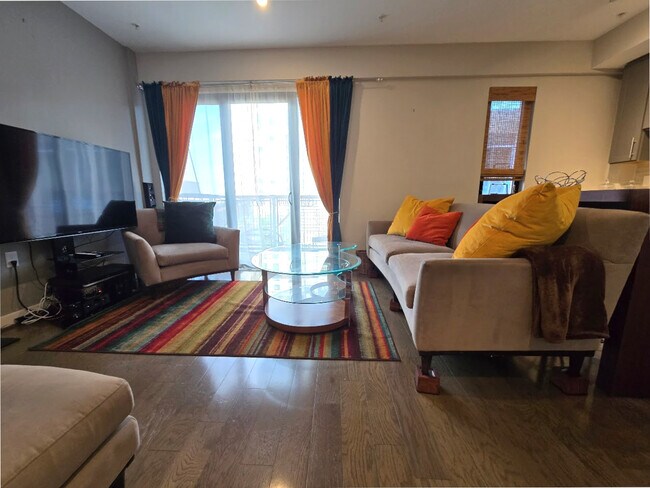 Foto del edificio - 1320 Fenwick Ln