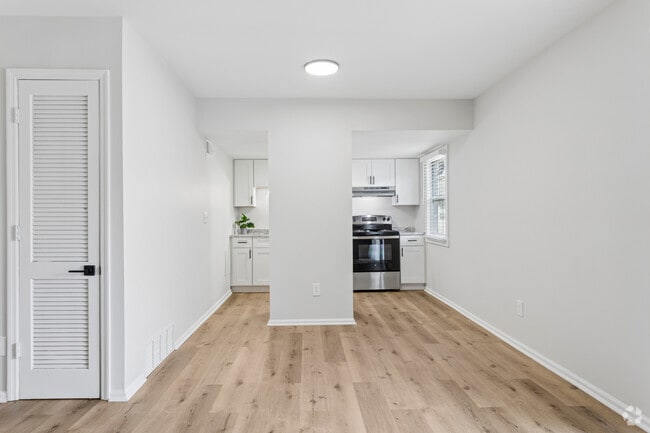 Elite 2BR, 1BA - 790SF - Dining Area - The Vale at Walnut Creek