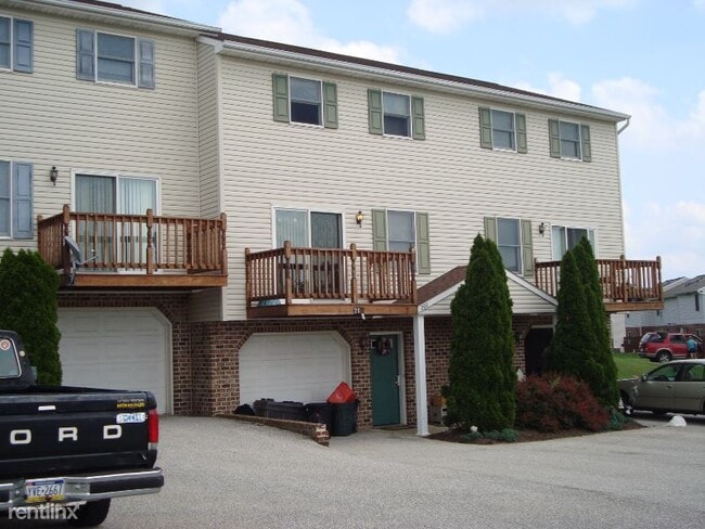 Building Photo - 2 br, 1.5 bath Townhome - 200 Dade Ct