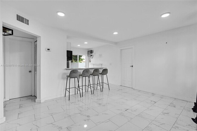 Foto del edificio - 420 S 61st Terrace