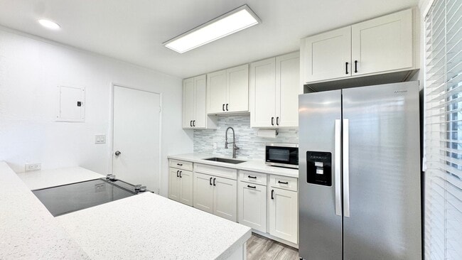Building Photo - 98-801 B Noelani St Apt 83