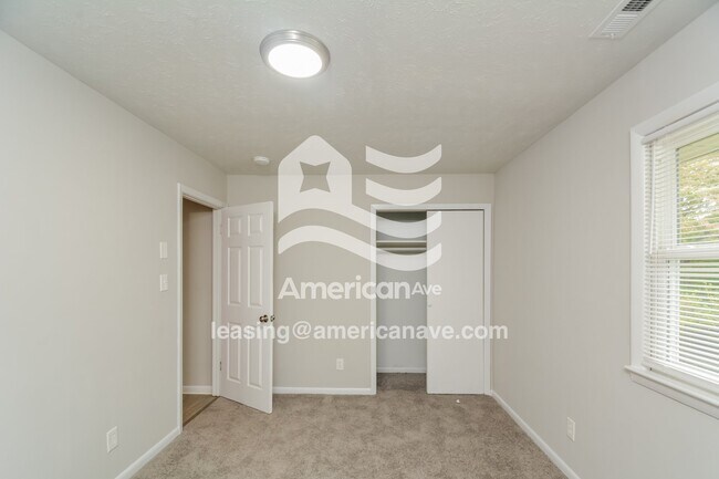 Foto del edificio - 936 Lark Ct