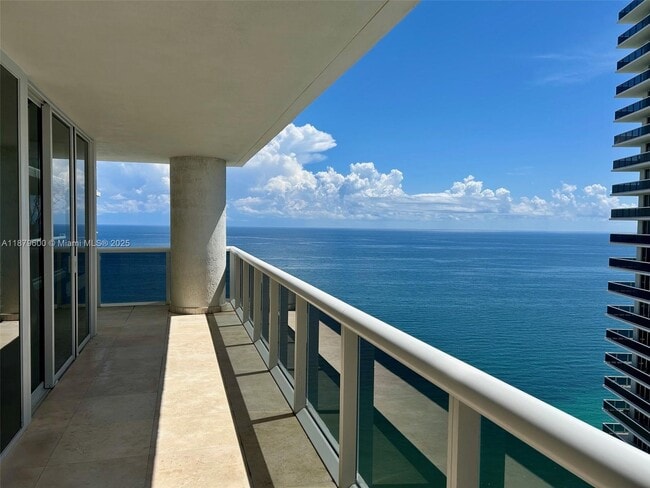 Building Photo - 1800 S Ocean Dr