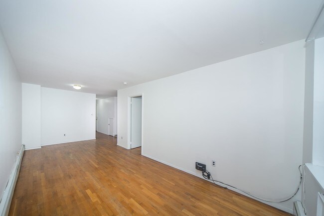Building Photo - 71 Sutton Street