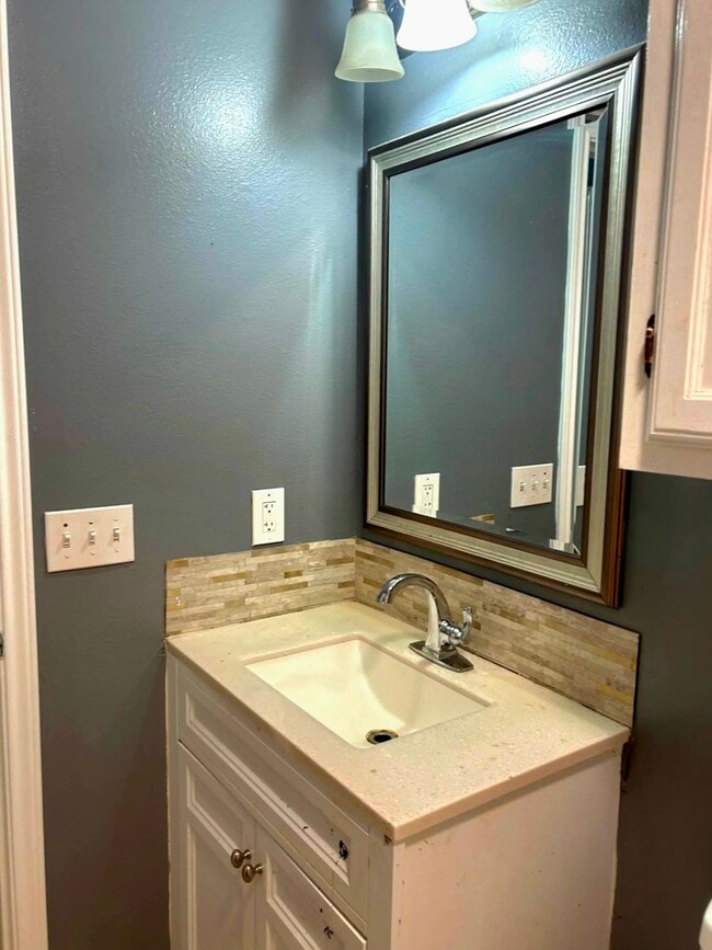 Building Photo - 4plex Edinburg