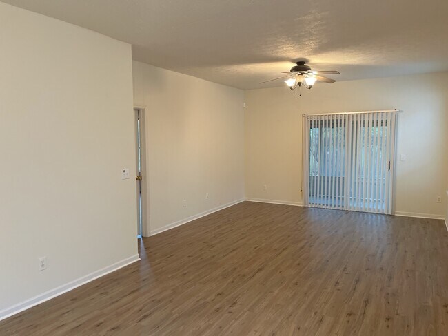 Building Photo - 499 Beals St