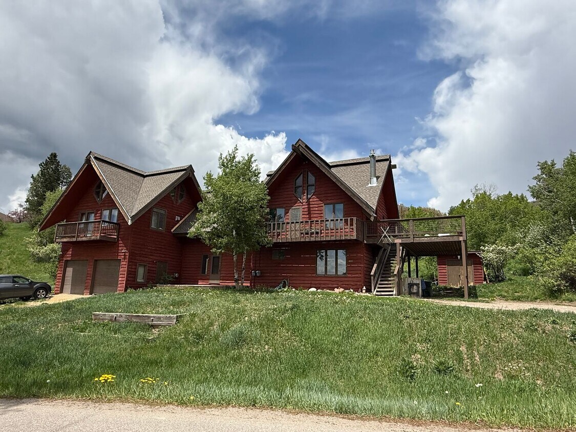 Primary Photo - Live on the Mountain! 3bd/2ba Half Duplex