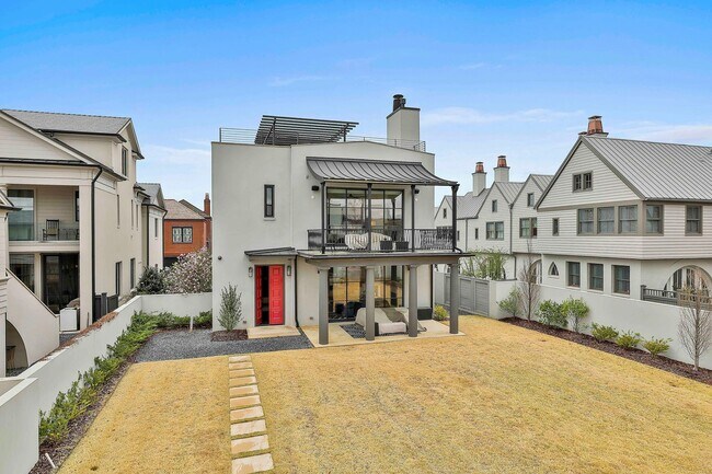 Foto del edificio - Modern Luxury Estate with Rooftop Deck in Trilith