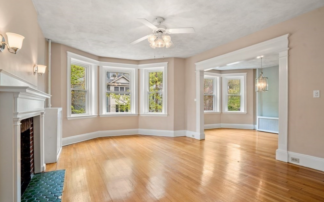 Primary Photo - Gorgeous 2 bedroom unit in Brookline!