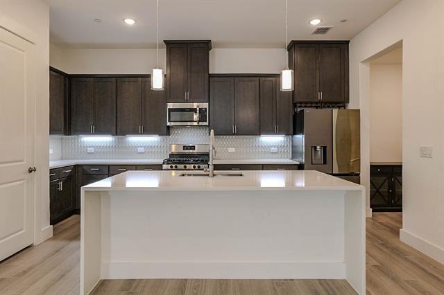 Foto del edificio - 1429 Rose Willow Wy