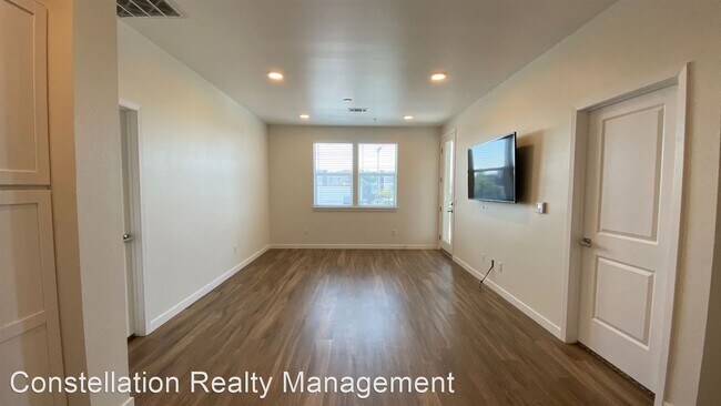 Building Photo - 127 50th St
