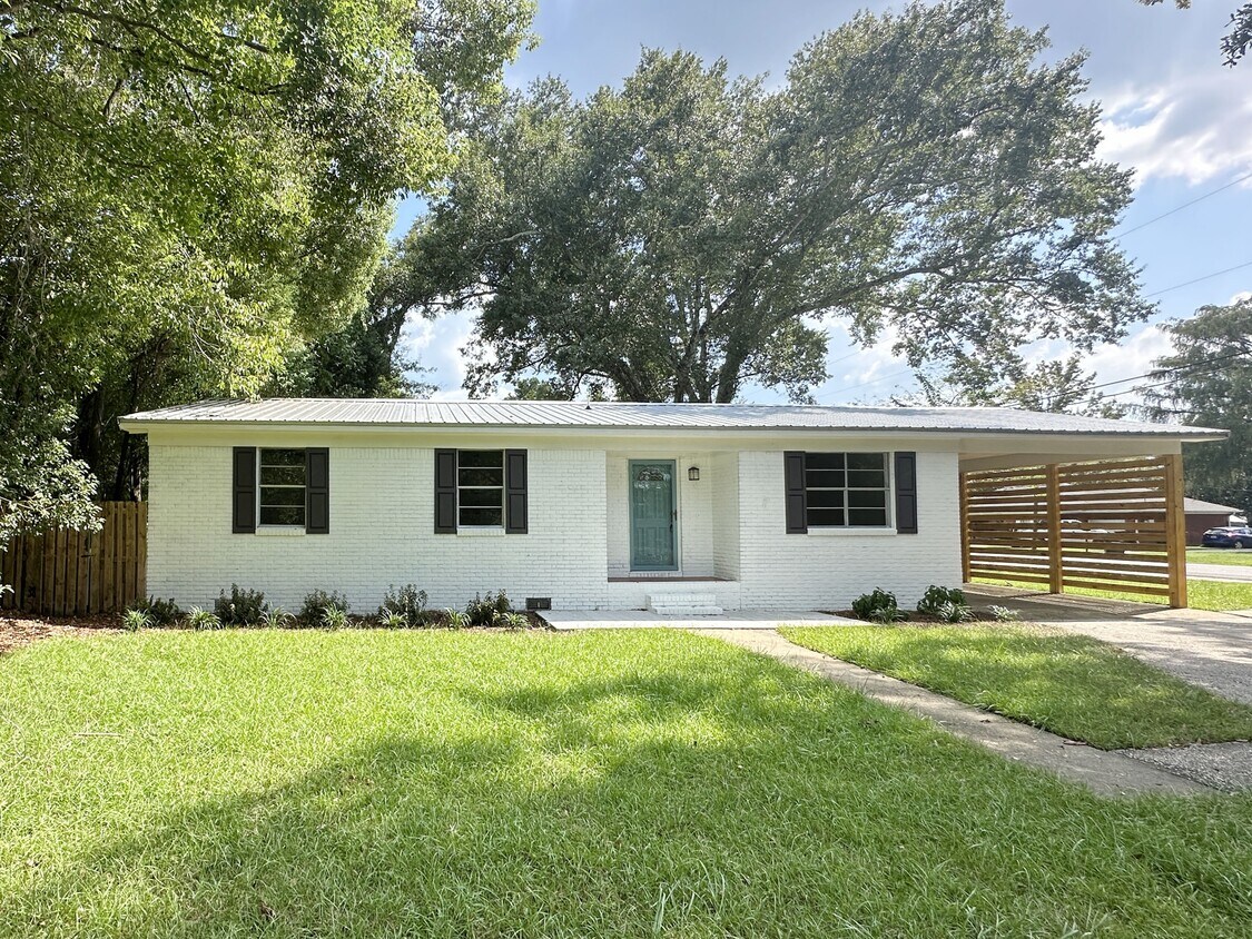 3050 Third Ave, Loxley, AL 36551 House Rental in Loxley, AL