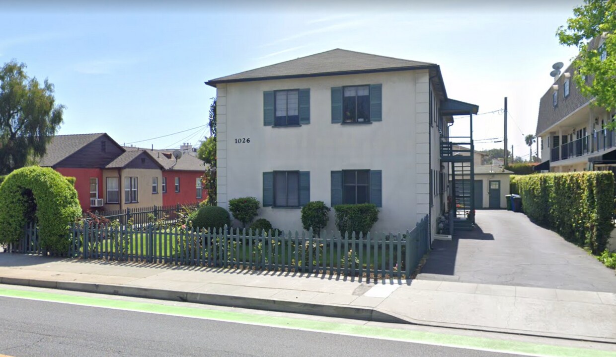 Primary Photo - 1026 Ocean Park Blvd