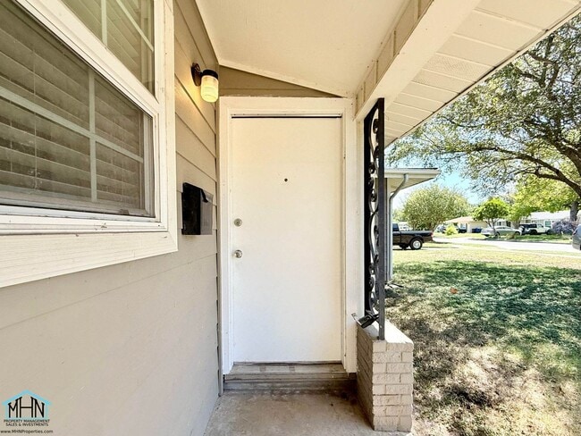 Building Photo - 143 Marchmont Ln