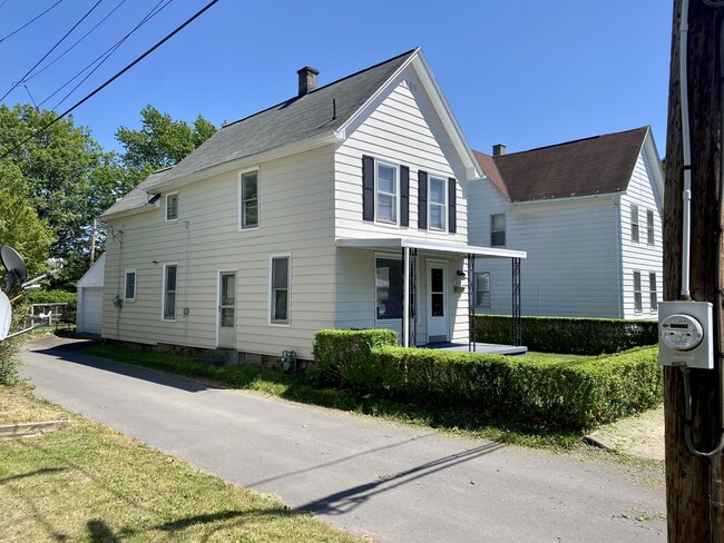 Building Photo - 638 Grier St
