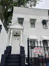 Building Photo - 30 Prescott St