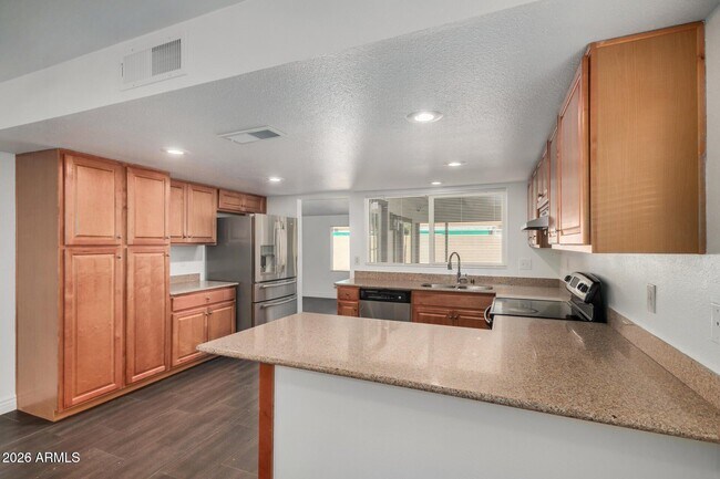 Building Photo - 4546 W Onyx Ave