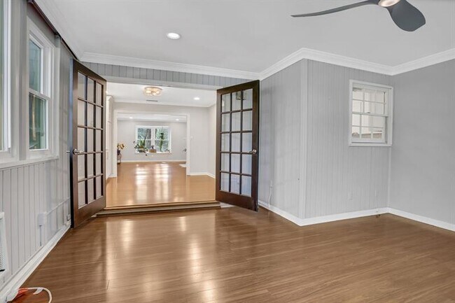 Building Photo - 116 Woodmere Square NW