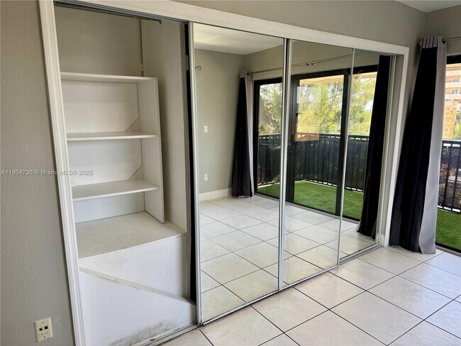 Foto del edificio - 4271 NW 11th St