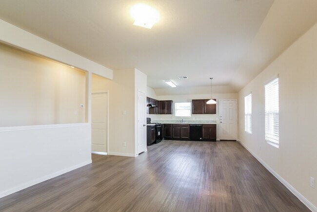 Foto del edificio - 812 Canton Grass Ln