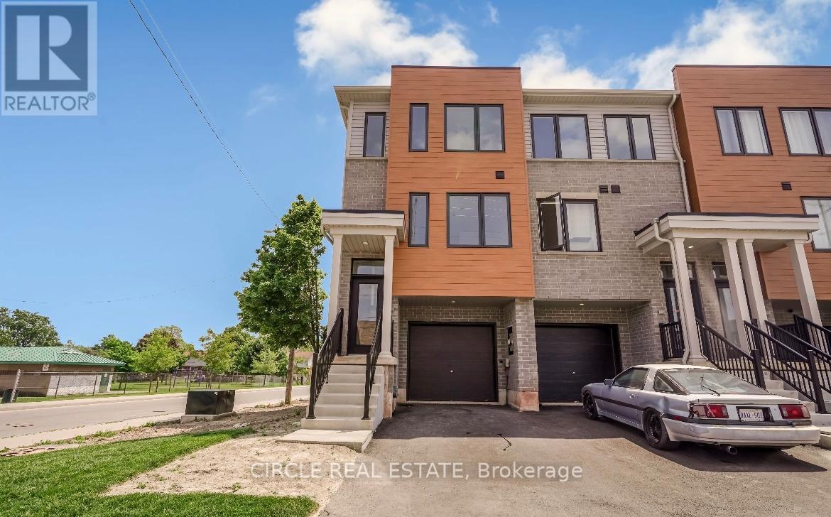 Photo principale - 38 Reid Ave N
