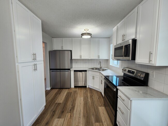 Building Photo - 596 Schrader Farm Dr