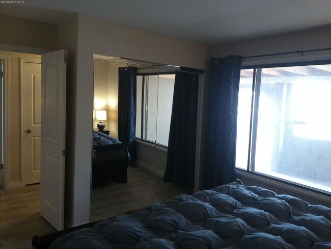 Foto del edificio - WInter  Rental Availavble Sept - April 2026