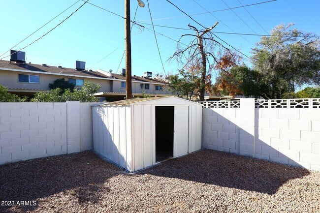 Building Photo - 8537 E Rovey Ave
