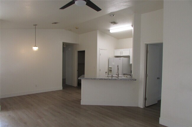Building Photo - 2361 Taos Dr