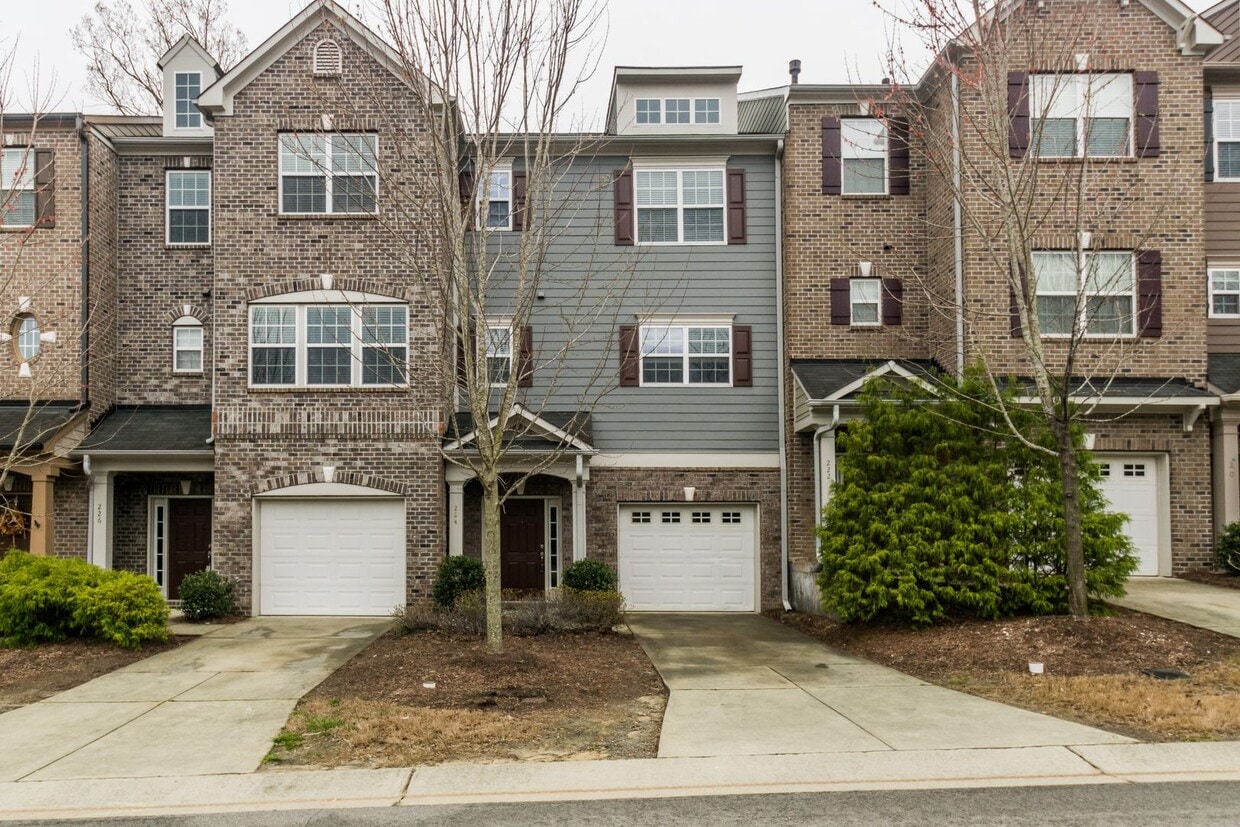 Primary Photo - Excellent 4BD, 3.5BA Apex Townhome Near Do...