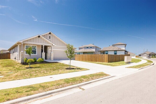 Foto del edificio - 115 Big Cypress Byu Rd