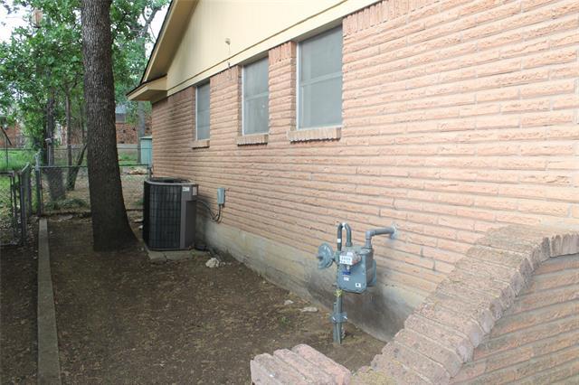 Building Photo - 4732 Leonard St