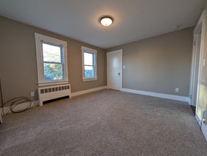 Building Photo - 19 Union St