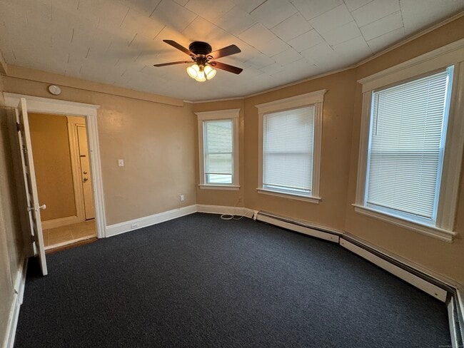 Building Photo - 224 Sheridan St